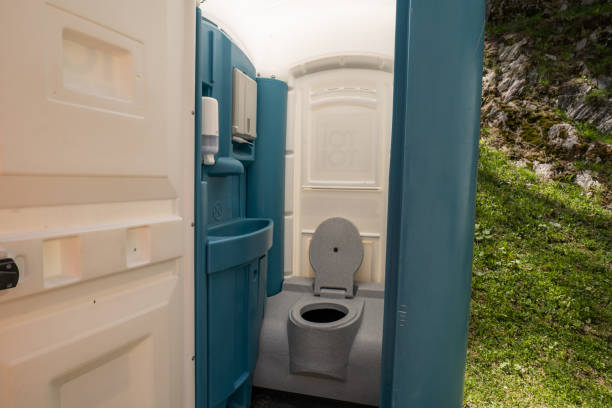 Best Portable bathroom rental  in Lawai, HI